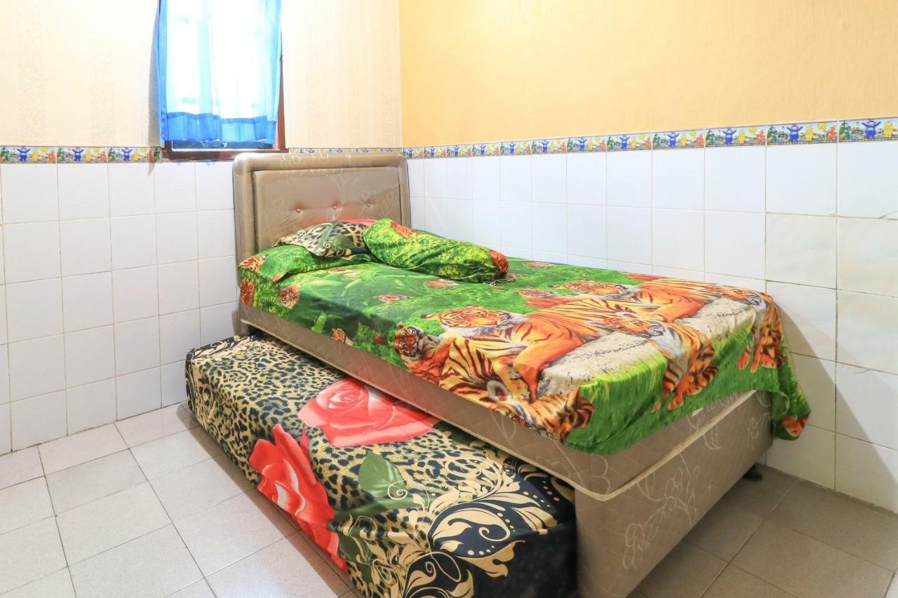 Dharmawati Homestay Syariah At Terminal Purabaya Waru Zewnętrze zdjęcie