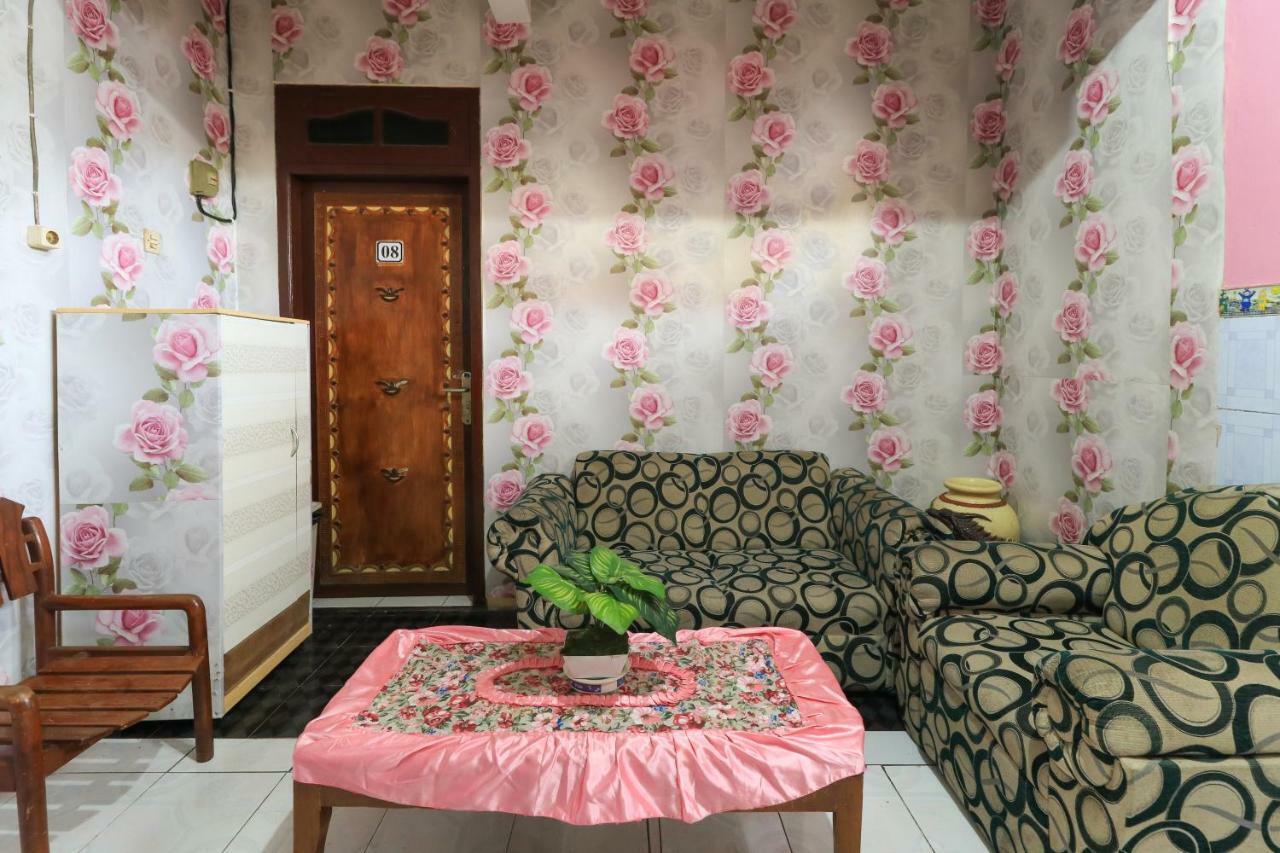 Dharmawati Homestay Syariah At Terminal Purabaya Waru Zewnętrze zdjęcie