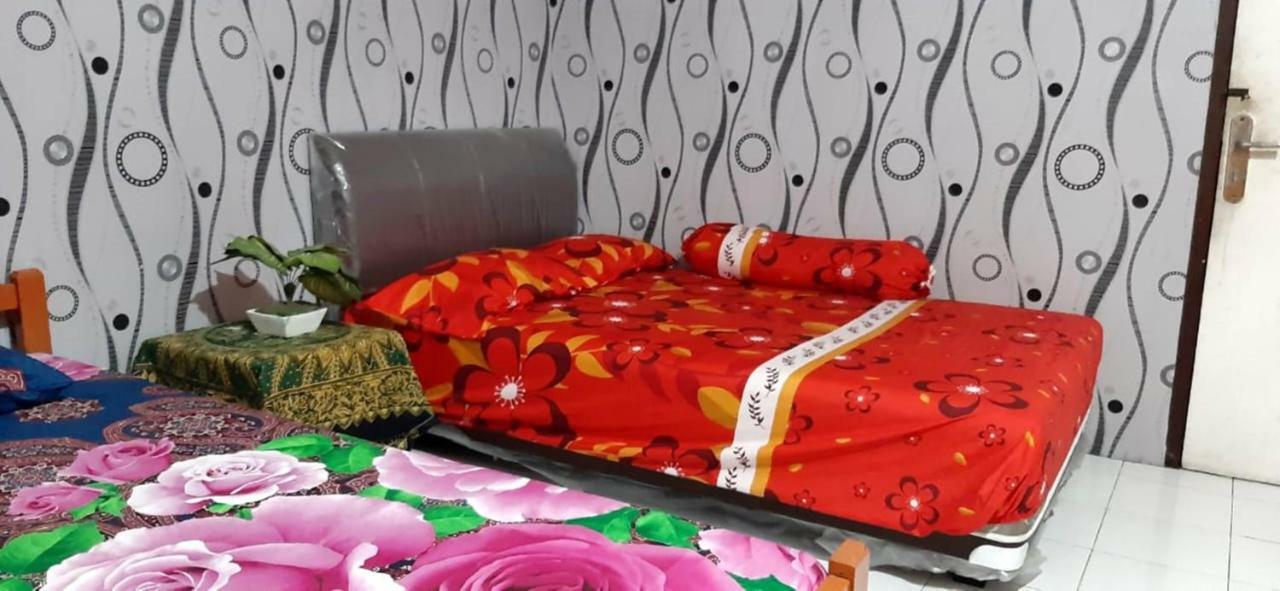 Dharmawati Homestay Syariah At Terminal Purabaya Waru Zewnętrze zdjęcie