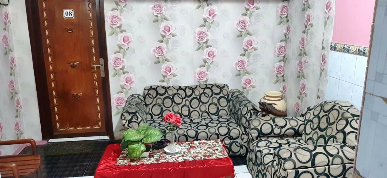 Dharmawati Homestay Syariah At Terminal Purabaya Waru Zewnętrze zdjęcie