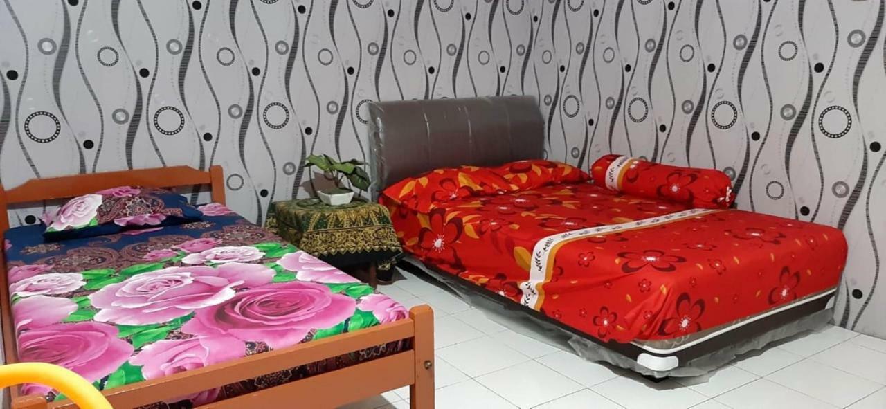 Dharmawati Homestay Syariah At Terminal Purabaya Waru Zewnętrze zdjęcie